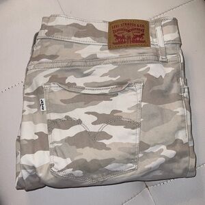 LEVI Neutral Tone Camouflage Stretchy Jeans